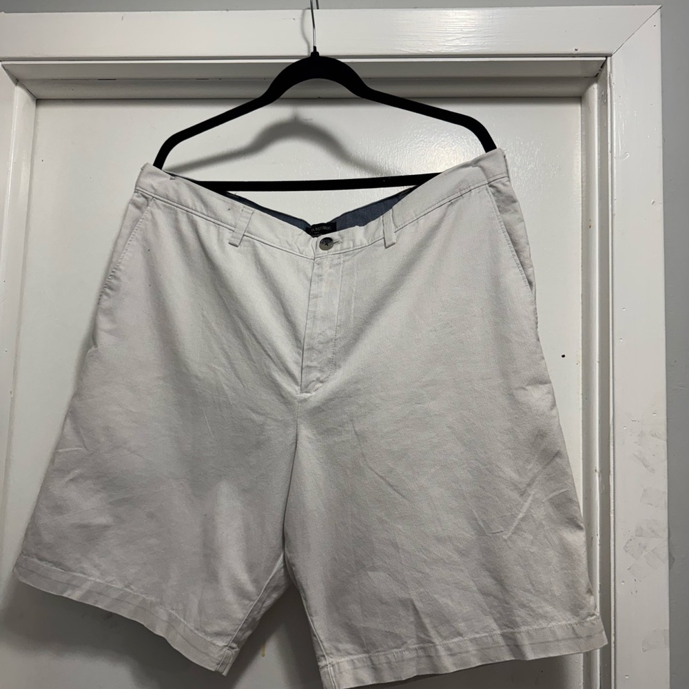 Banana Republic Men's Khakis Flat Front Shorts